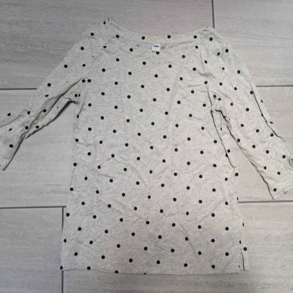 Old Navy Gray Top with Black Dots and Sleeve ties